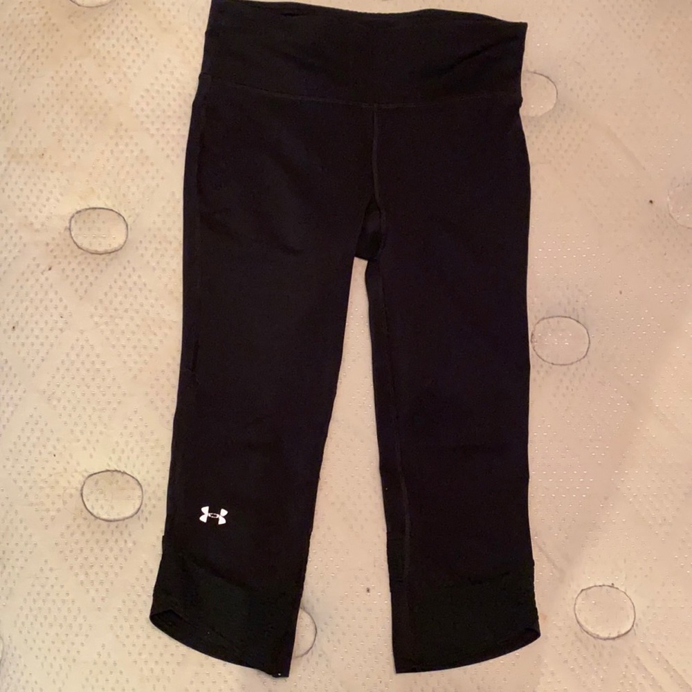 UA fly by cropped leggings size small